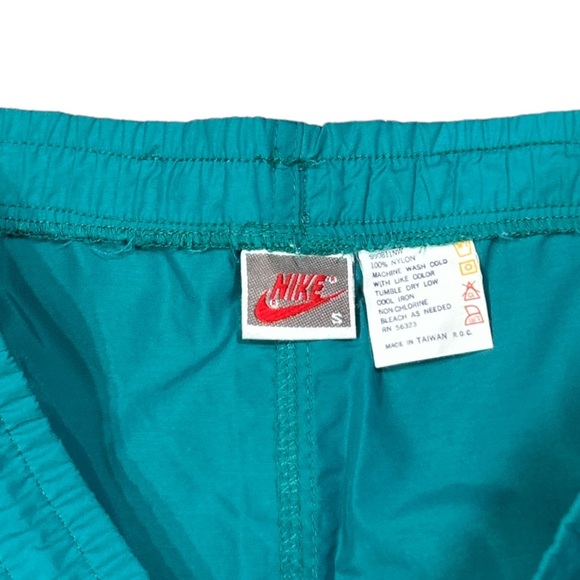 Nike Vintage Windbreaker 2 Piece Suit - Picture 12 of 16